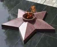 Звезда вечного огня красный полированный гранит в Пушкино (518533)